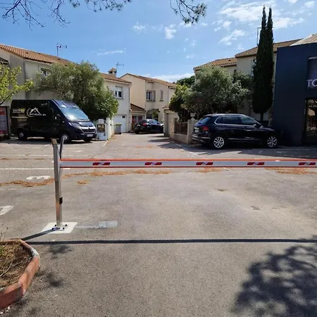 Avec Balcon Et Parking Apartment